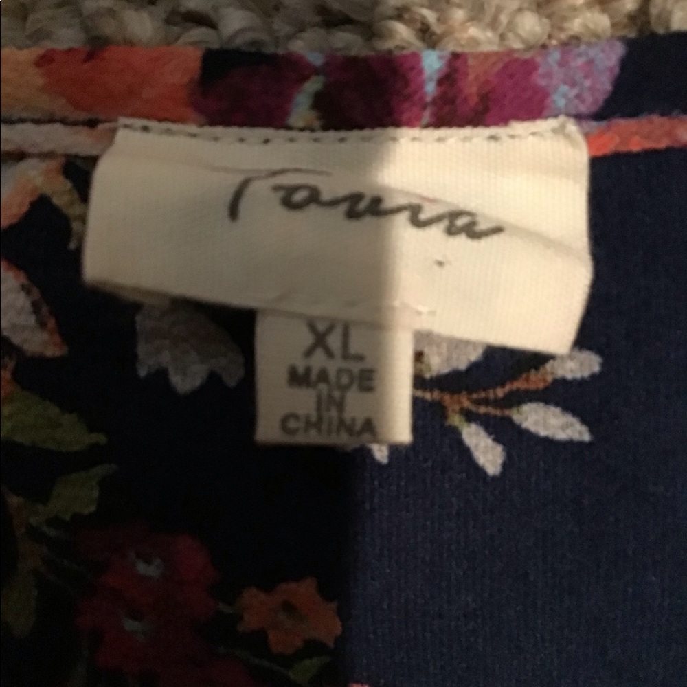 Women’s size XL Tarina sleeveless blouse - Picture 3 of 8